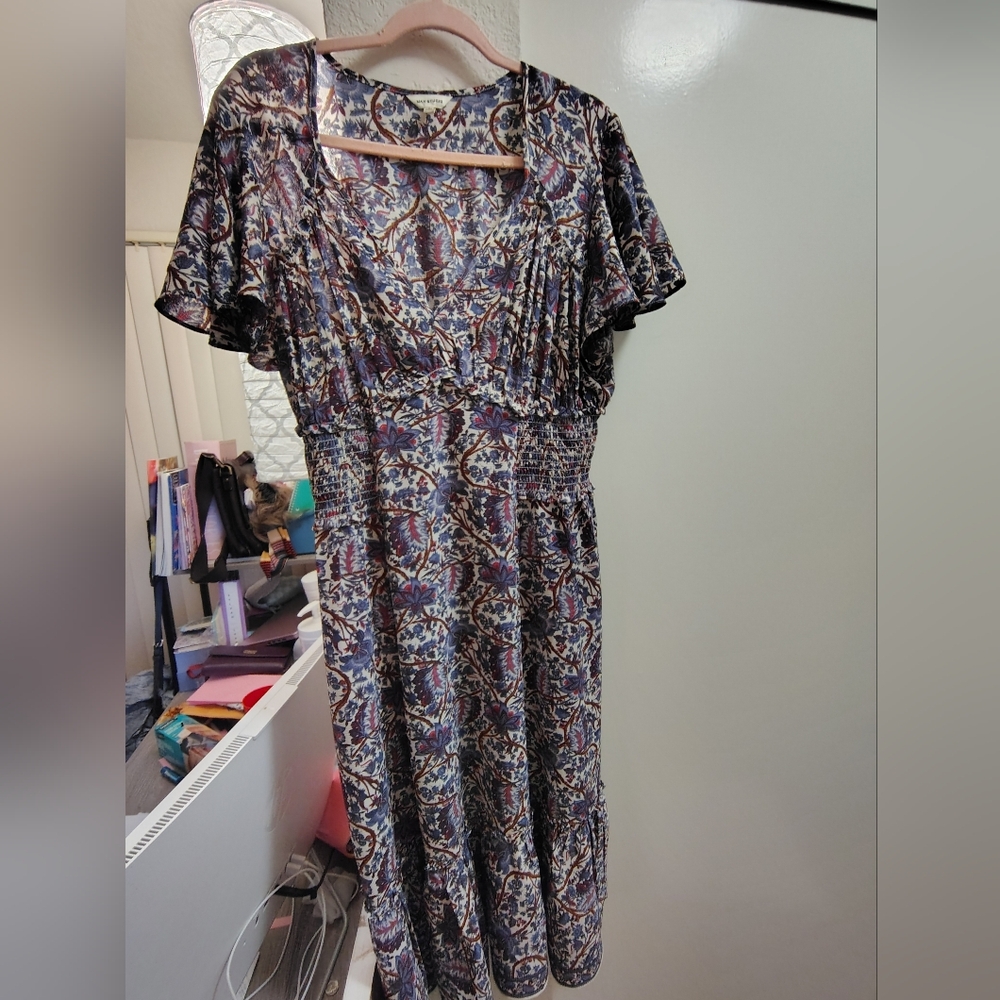 Patterned Dress with Short Sleeves